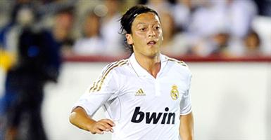 برشلونة يتطلع لضم مسعود أوزيل الصيف المقبل 