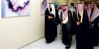 الأمير الدكتور فيصل بن محمد افتتح معرض الفنانة التشكيلية مها العسكر 