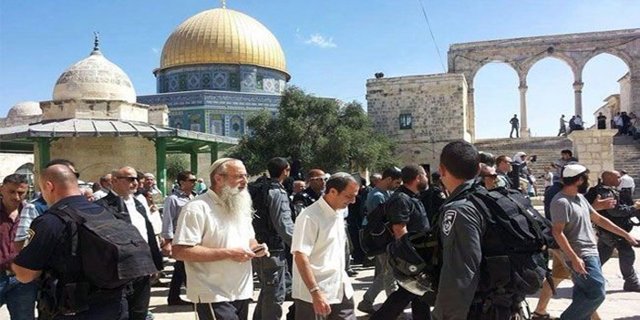  متطرفون يهود يقتحمون المسجد الأقصى
