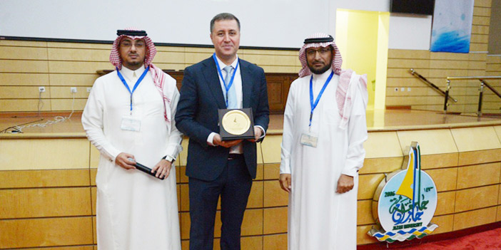  من المشاركين في المؤتمر