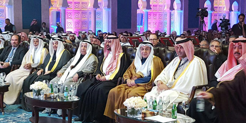  الأمير بندر بن سلمان يتوسط الحضور