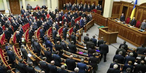 البرلمان الأوكراني يفشل في إقالة حكومة البلاد 