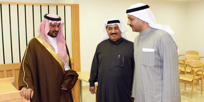  الأمير بندر بن سلمان في جولة بمقر جمعية المحامين الكويتية