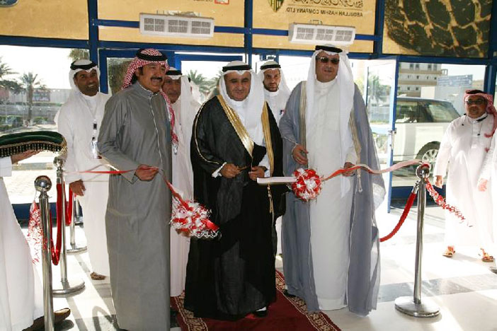 افتتاح أول معرض لسيارات الدفع الرباعي في المملكة 