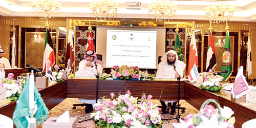  جانب من اجتماعات مديري المعاهد القانونية بالخليج