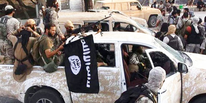 مقتل 17 من «ثوار صبراتة» في اشتباكات مع «داعش» غرب ليبيا 