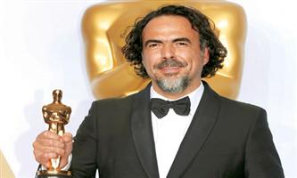 اليخاندرو جي. إيناريتو يكسر عقدة الـ(60) عاماً 