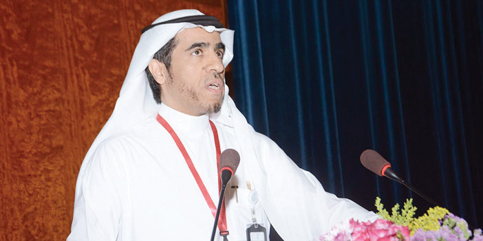  د. أحمد أبوعباة يلقي محاضرته
