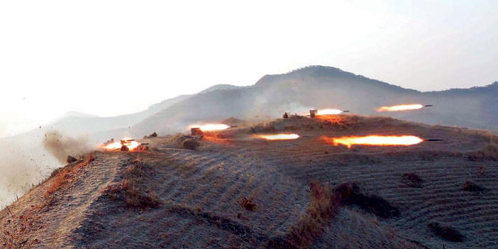  قذائف صاروخية يطلقها جيش كوريا الشمالية