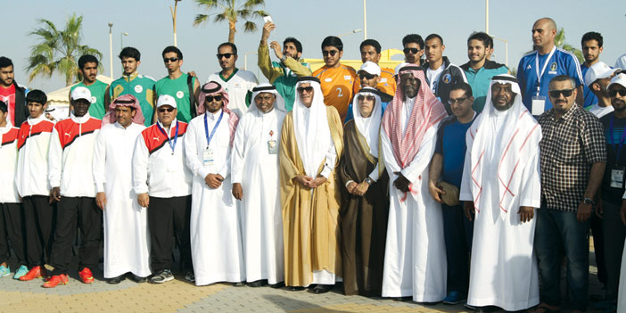  نصيف والفاضل مع الجامعات المشاركة بالبطولة