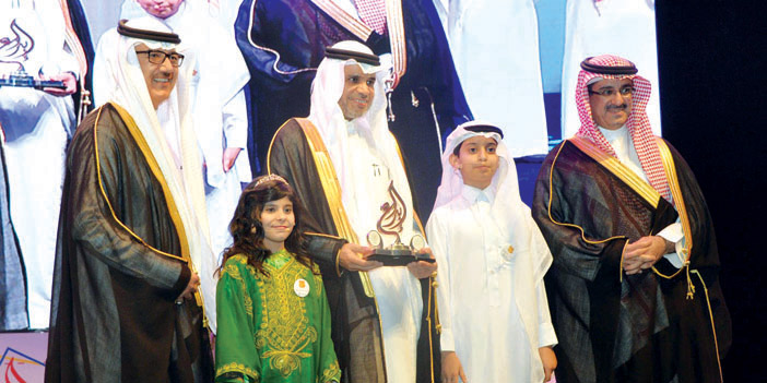  وزير التعليم يتوّج الفائزين والفائزات بجوائز الأولمبياد الوطني «إبداع 2016»
