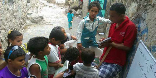 إغلاق 468 مدرسة بسبب حصار الحوثي لتعز 