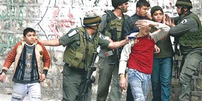 قوات الاحتلال تداهم بلدات فلسطينية وتشن حملة اعتقالات 