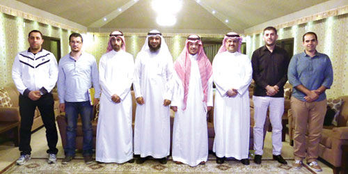  جانب من زيارة وفد رابطة للمحترفين للقادسية