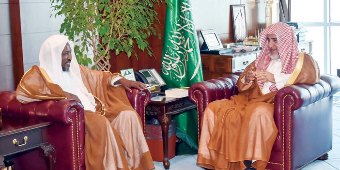 وزير الشؤون الإسلامية يستقبل رئيس جماعة أنصار السنة في تشاد 