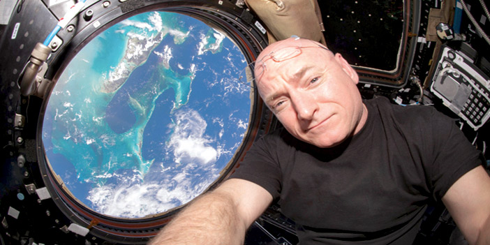 لقطة «سيلفي» لرائد الفضاء الأمريكي سكوت كيلي 