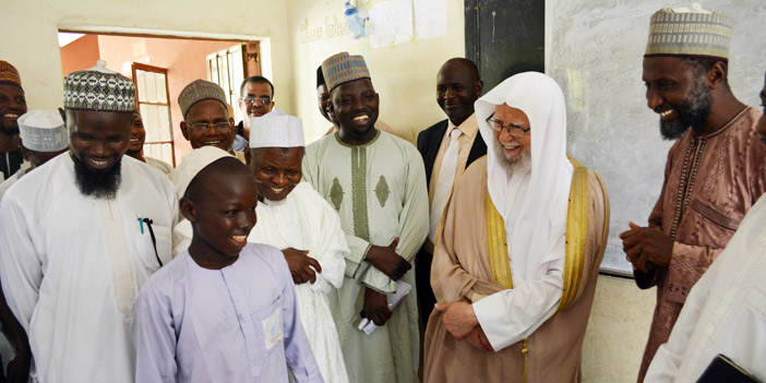 د. التركي يزور عدداً من المراكز الإسلامية بالعاصمة النيجرية 