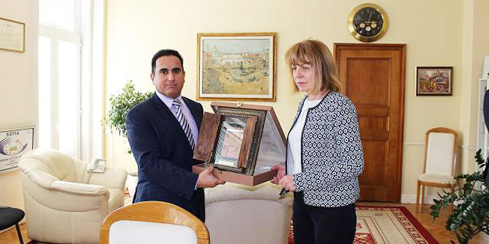  المستشار المطر يقدم هدية تذكارية لعمدة مدينة صوفيا