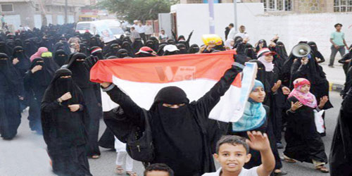  نساء يطالبن في مسيرة بتعز محاكمة القتلة من عناصر الميليشيا الانقلابية
