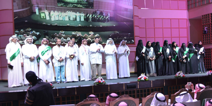  د. اليماني والخريجون