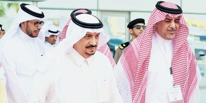  أمير منطقة الرياض أثناء زيارته لمعرض كتاب الرياض