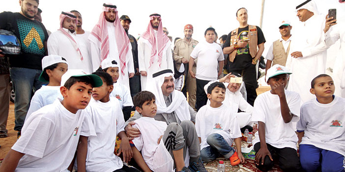 الشيخ خالد آل إبراهيم يحضر حفل اختتام المخيم الربيعي السنوي السابع للأيتام 