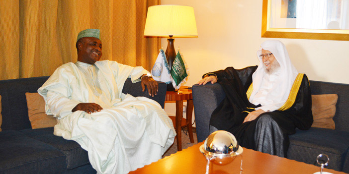  الرئيس النيجيري مستقبلاً التركي