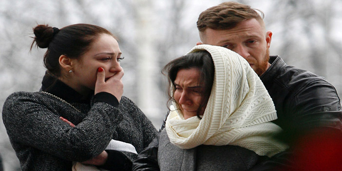  صورة لذوي أحد ضحايا الطائرة المنكوبة