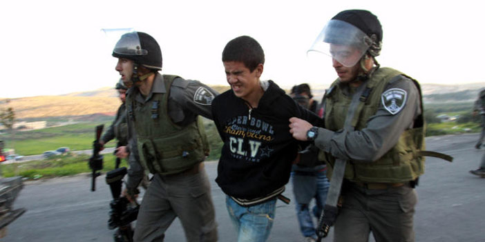  الاحتلال يزج بأطفال في سجون سيئة السمعة