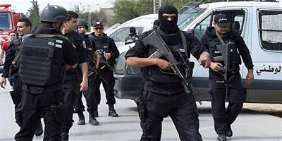تونس: الكشف عن خلية إرهابية تولت تهريب المطلوبين إلى ليبيا 