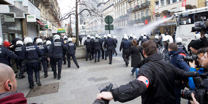  الشرطة البلجيكية تفرق مظاهرات بعد تفجيرات بروكسل