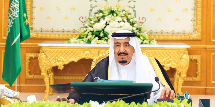  خادم الحرمين الشريفين خلال ترؤسه المجلس أمس