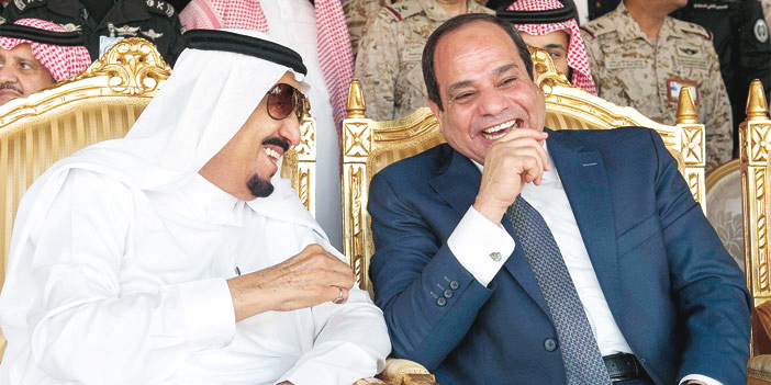  الملك سلمان والرئيس عبد الفتاح السيسي في تمرين «رعد الشمال»