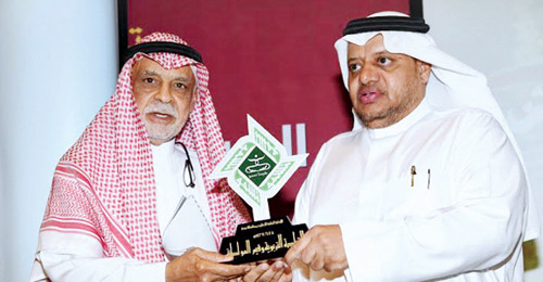  مدير تعليم جدة يكرم ضيوف الملتقى والمشاركين
