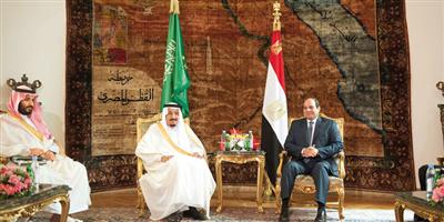 الرئيس المصري يستقبل خادم الحرمين الشريفين ويعقدان جلسة مباحثات رسمية 