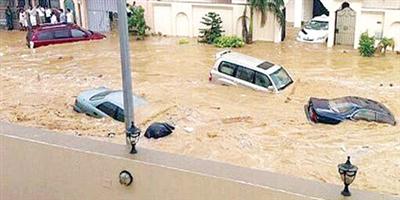 أمطار الرياض تغلق العديد من الطرق.. وغرفة القيادة تلقت (4193) بلاغ احتجاز أشخاص ومركبات 