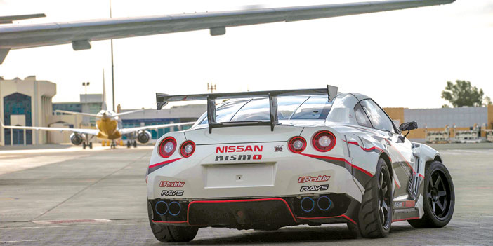  سيارة نيسان GT-R