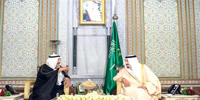 خادم الحرمين بحث مع أمير الكويت وولي عهد البحرين موضوعات القمة الـ(13) لمنظمة التعاون الإسلامي 