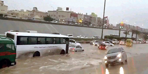  لقطة من أمطار الرياض أمس الأول