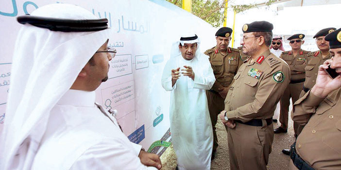  مدير المرور يستمع لشرح أمين هيئة المقيمين