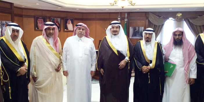  من لقاء وزير الشؤون الاجتماعية