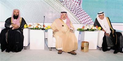 الأمير فيصل بن بندر يرعى تخريج الدفعة السابعة لطلاب جامعة الأمير سطّام بن عبد العزيز‎ بالخرج 