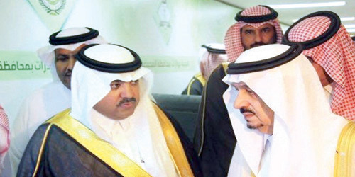  أمير منطقة الرياض برفقة البخيت أثناء الافتتاح