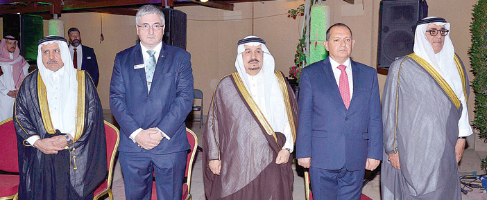  الأمير فيصل بن بندر خلال تشريفه الحفل