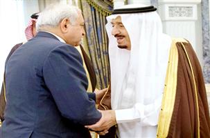 خادم الحرمين يستقبل أمين مجلس التعاون ووزراء التعليم بدول المجلس 