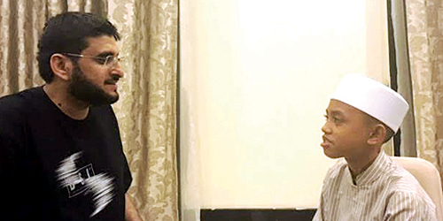  أصغر مشارك في المسابقة متحدثا للزميل وهيب الوهيبي