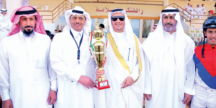  مالك إسطبل الحسام حمد السلمان يتسلم كأس عبدالله الشريدة