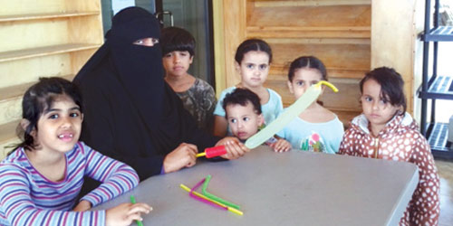 إمرأة سعودية في هيوستن تهب وقتها لإسعاد الأطفال 