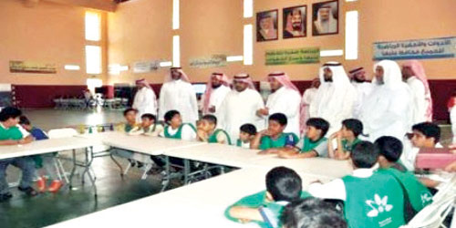   من طلاب المشروع العلمي المتنقل