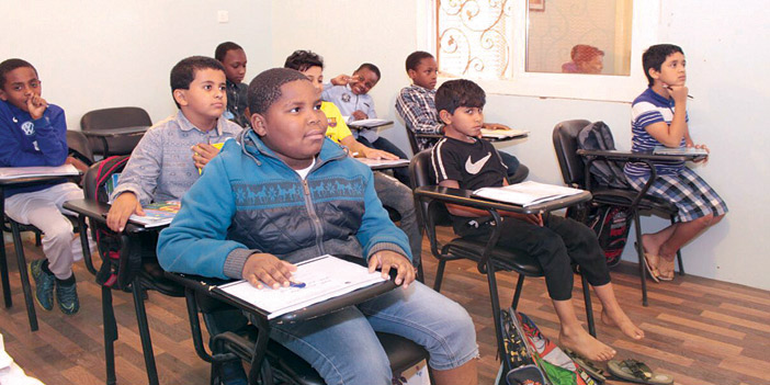  بعض أيتام المدينة المنورة